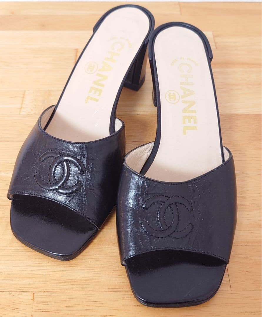 CHANEL　黒　ココマーク　ミュール　サンダル　35.5サイズ