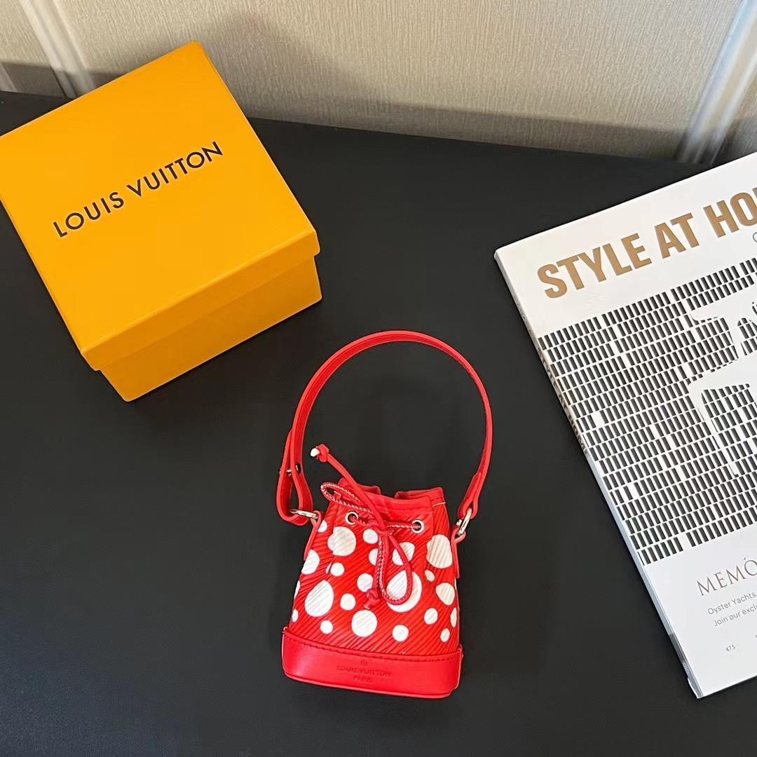 VIP限定 ノベルティ レッド×ホワイト水玉デザインのバケットバッグ