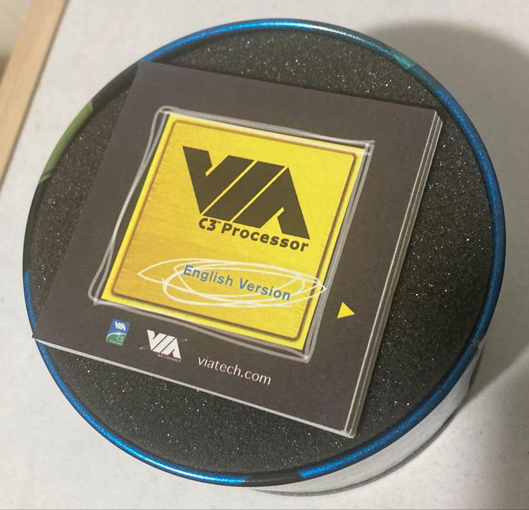 レア珍品！VIA C3 800MHzプロセッサ + クーラー 缶ケース付き