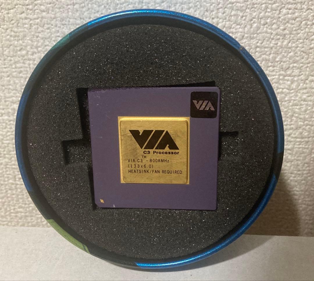 レア珍品！VIA C3 800MHzプロセッサ + クーラー 缶ケース付き