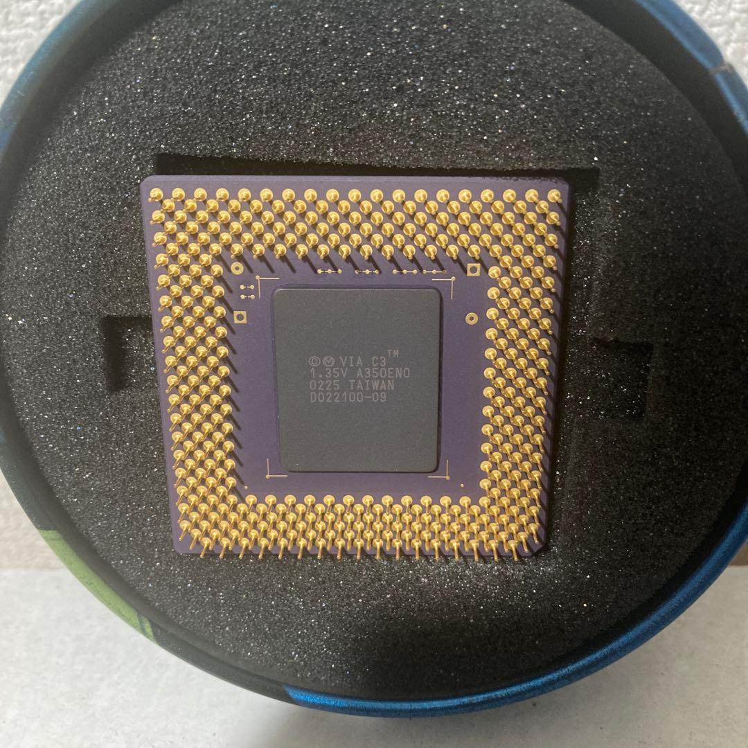 レア珍品！VIA C3 800MHzプロセッサ + クーラー 缶ケース付き