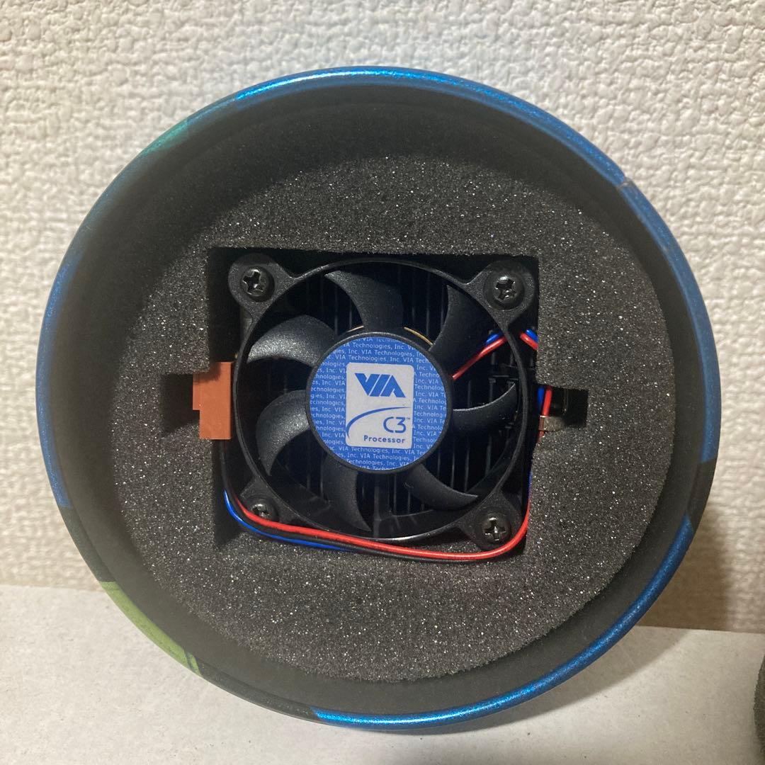 レア珍品！VIA C3 800MHzプロセッサ + クーラー 缶ケース付き