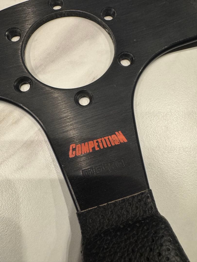 MOMO Competition ステアリング Φ350