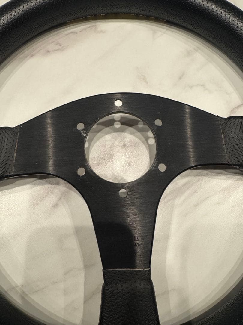 MOMO Competition ステアリング Φ350