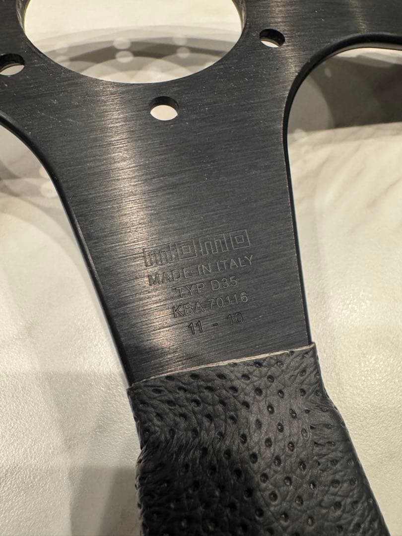 MOMO Competition ステアリング Φ350