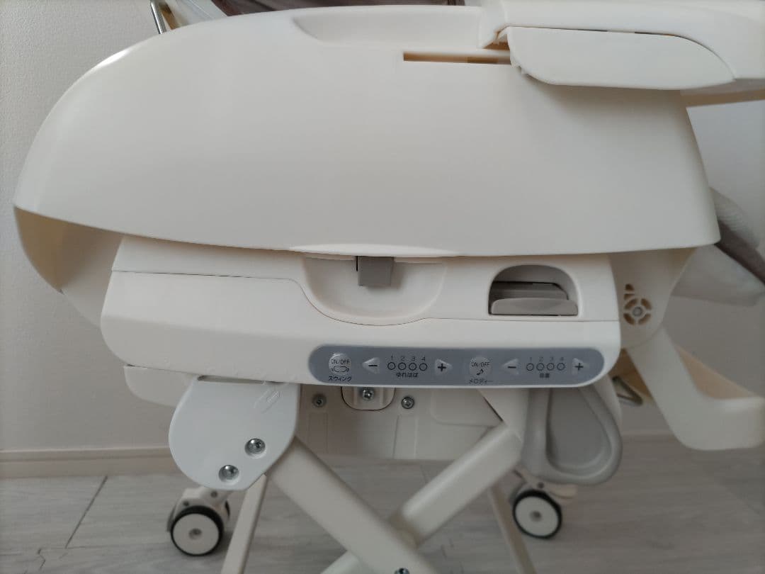 【美品】Combi ネムリラ　AUTO SWING　エッグショック