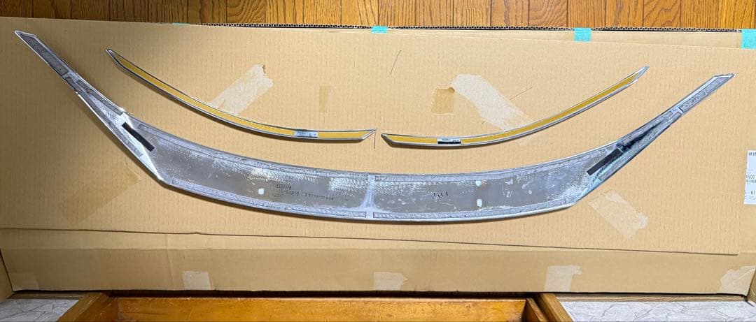 トヨタ 80ハリアーフードガーニッシュ モデリスタ