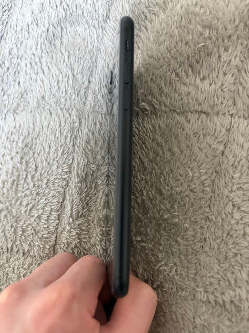 Apple iPhone se2 128GB ブラック　本体