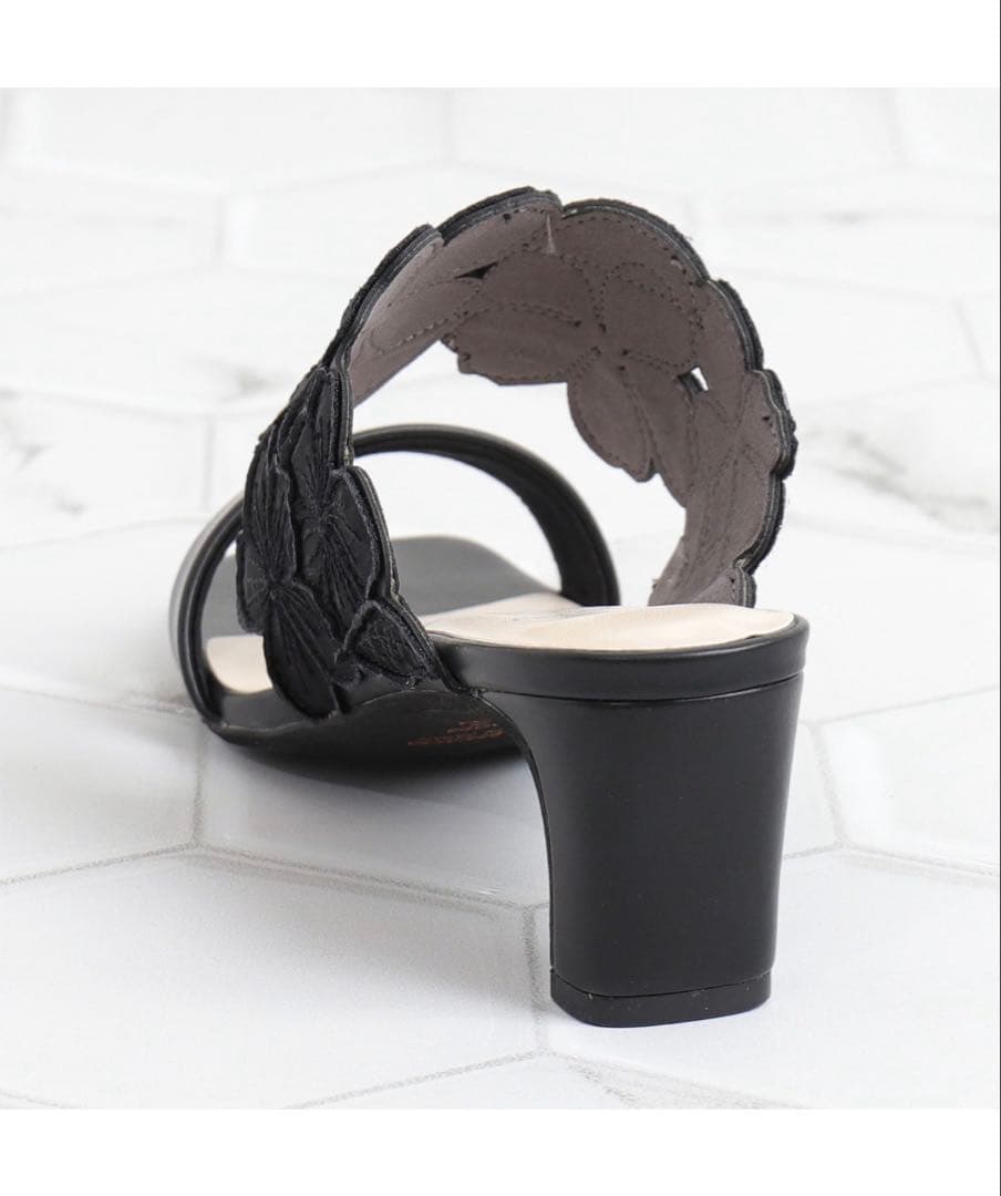 お値下げ　アルテミスバイダイアナ　フラワー刺繍ミュールサンダル　ブラック　L