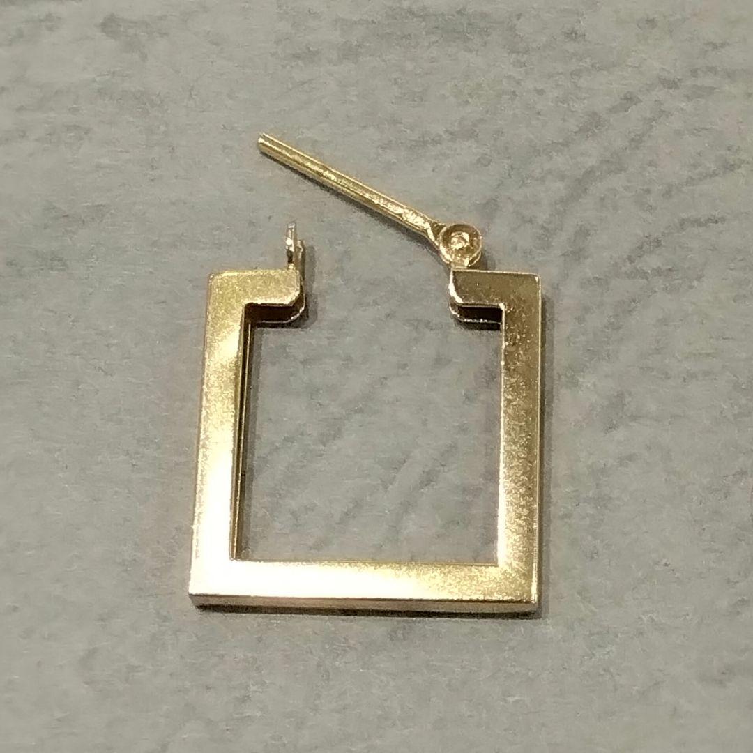 モモイロ　K18YG地金片耳ピアス　　中古品