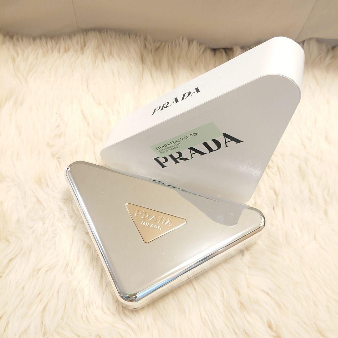 PRADA クリスマスコフレ 2025 ホリデー クラッチ