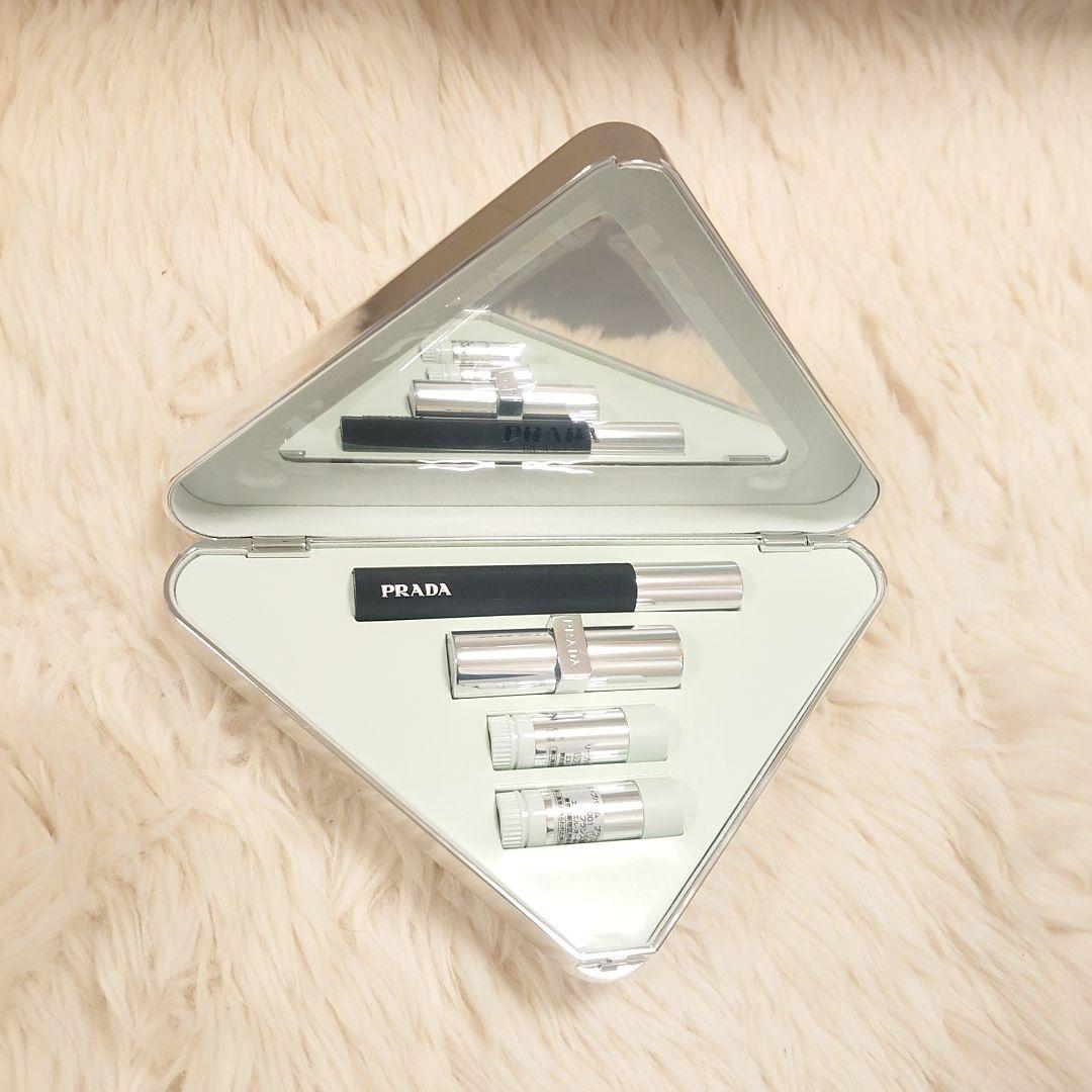 PRADA クリスマスコフレ 2025 ホリデー クラッチ