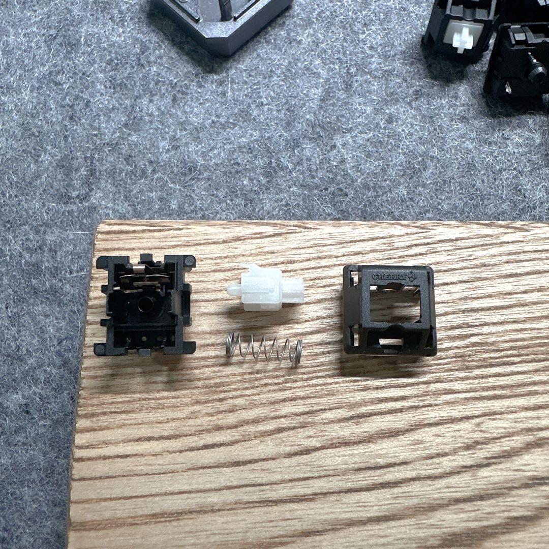 Cherry MX Clear軸 3pin 100個【おまけ付属】