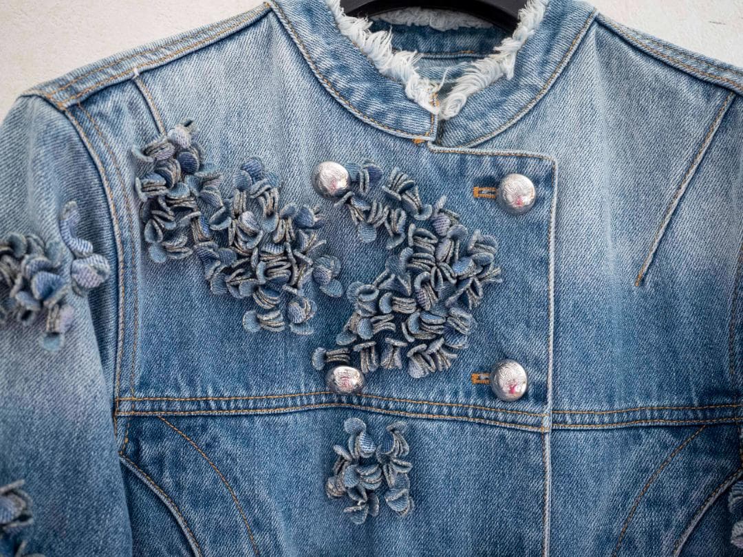 【美品】ERMANNO SCERVINOデニムジャケット　フラワーモチーフ