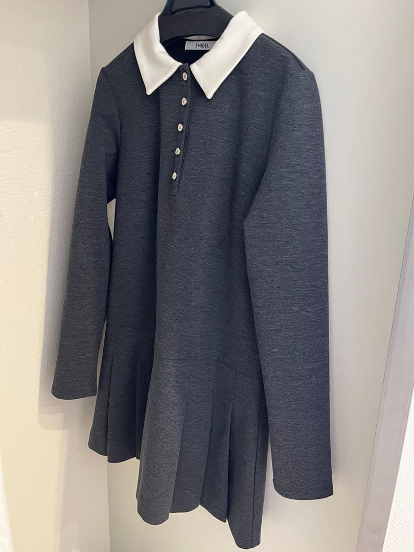 【うい】衿つきプリーツカットミニワンピース