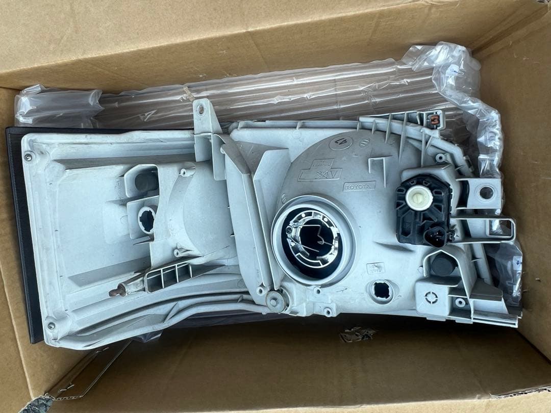 ハイエース　2型　スモーク塗装ヘッドライト　大阪府発