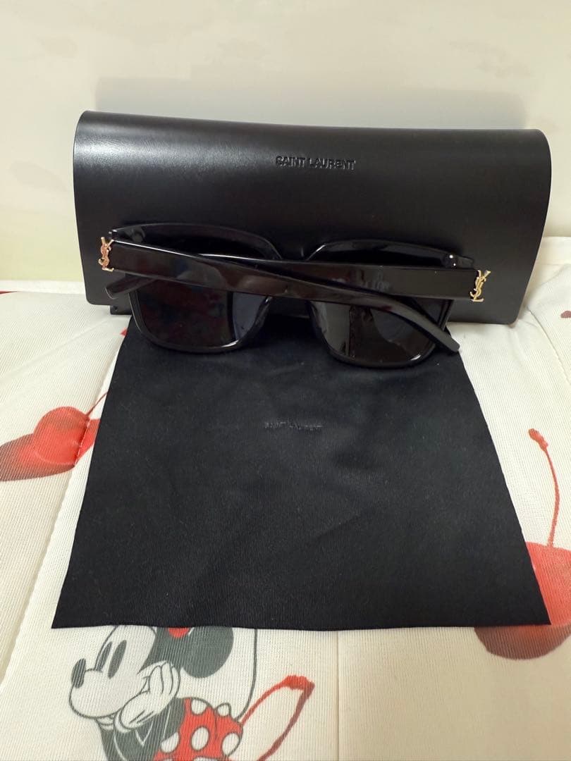 【SALE】Saint Laurent ブラック サングラス
