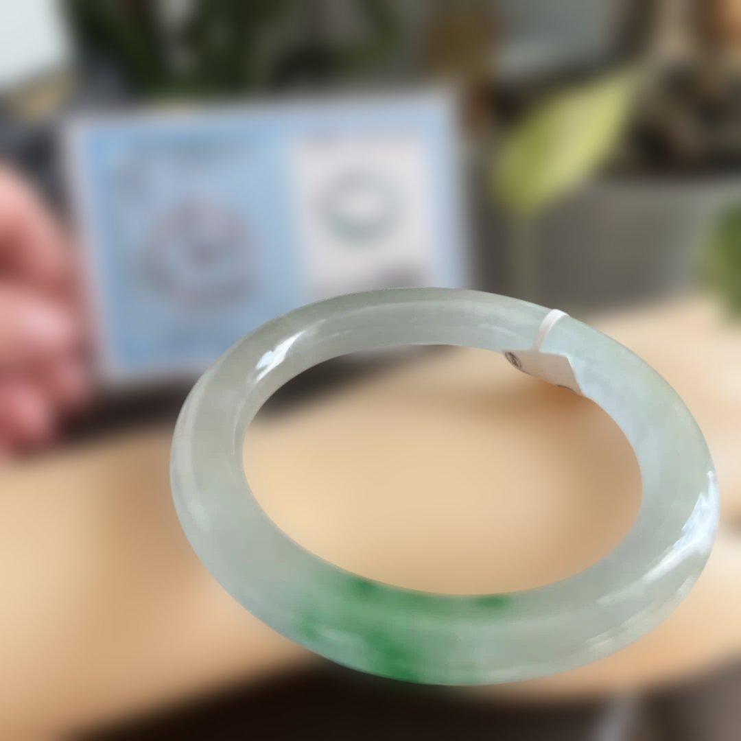 証明書付き❤️綺麗円型翡翠バングル