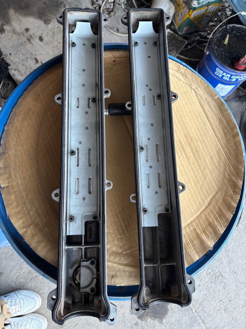 1jz JZX90エンジン　タペットカバー　カムカバー