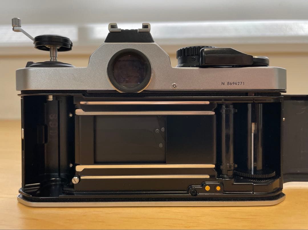 Nikon NewFM2 一眼レフ　Nikkor f/2レンズ付