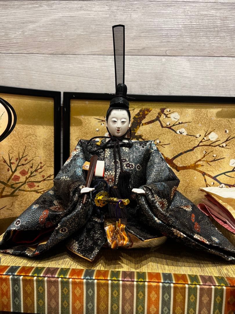 雛人形セット 桜の装飾付き