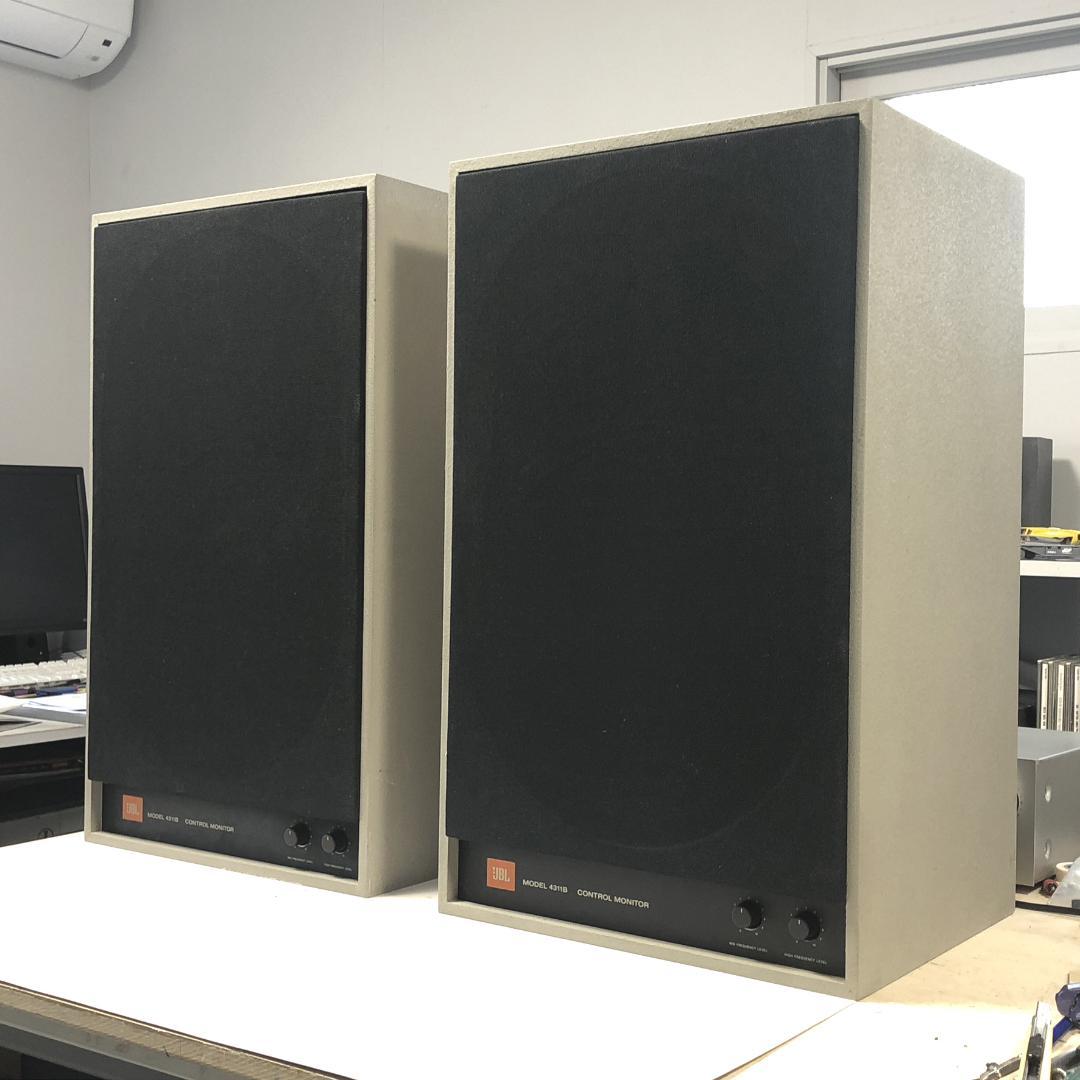 JBL 4311B スタジオモニター ペア　程度良好　美品　送料込み （R側）
