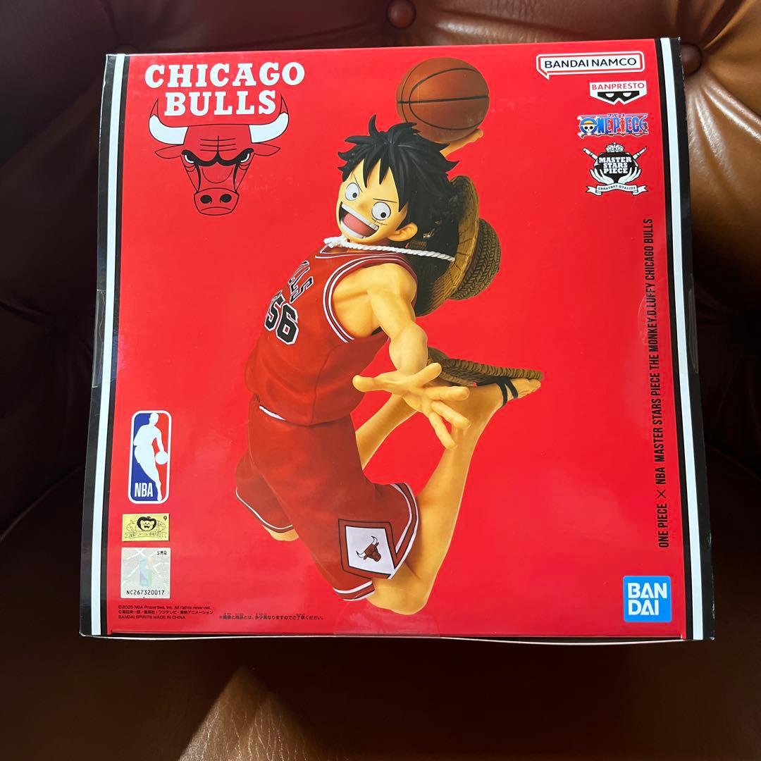ワンピース　ルフィ NBA シカゴブルズカラー　フィギュア