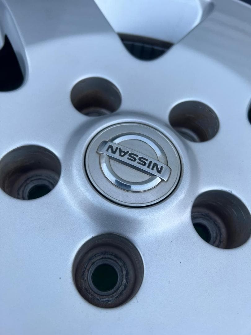 NISSAN 16X6+45 114.3 ホイールと195/60R16 タイヤ