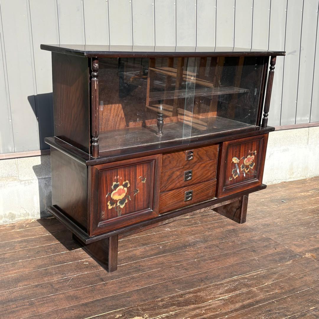 昭和レトロ 和家具 木製サイドボード ガラスキャビネット 飾り棚 水鳥 花柄蒔絵