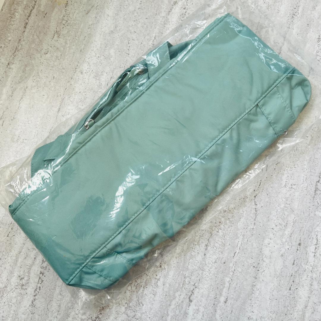 海外限定！ナイキ ボストンバッグ ティファニーブルー 水色