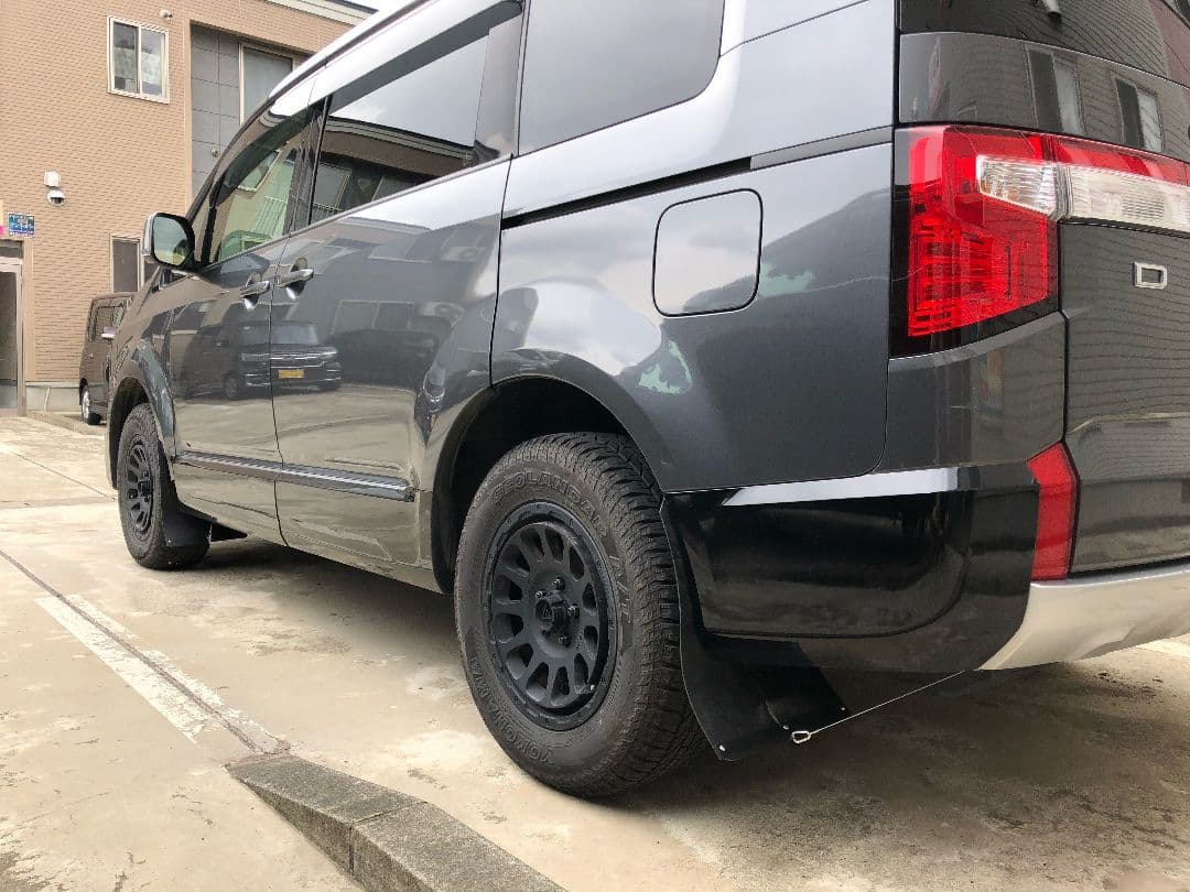 三菱　デリカD5 後期　マッドフラップ　マッドガード