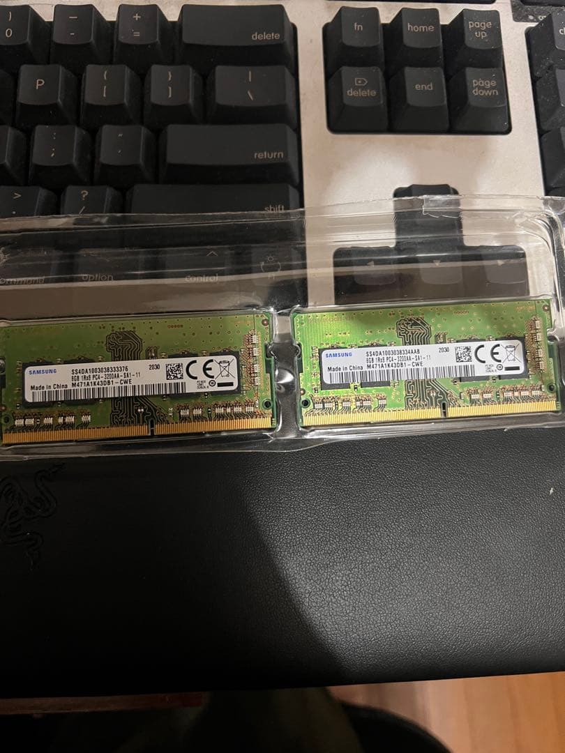 Samsung DDR4 16GB (8GB x 2) SODIMM メモリ
