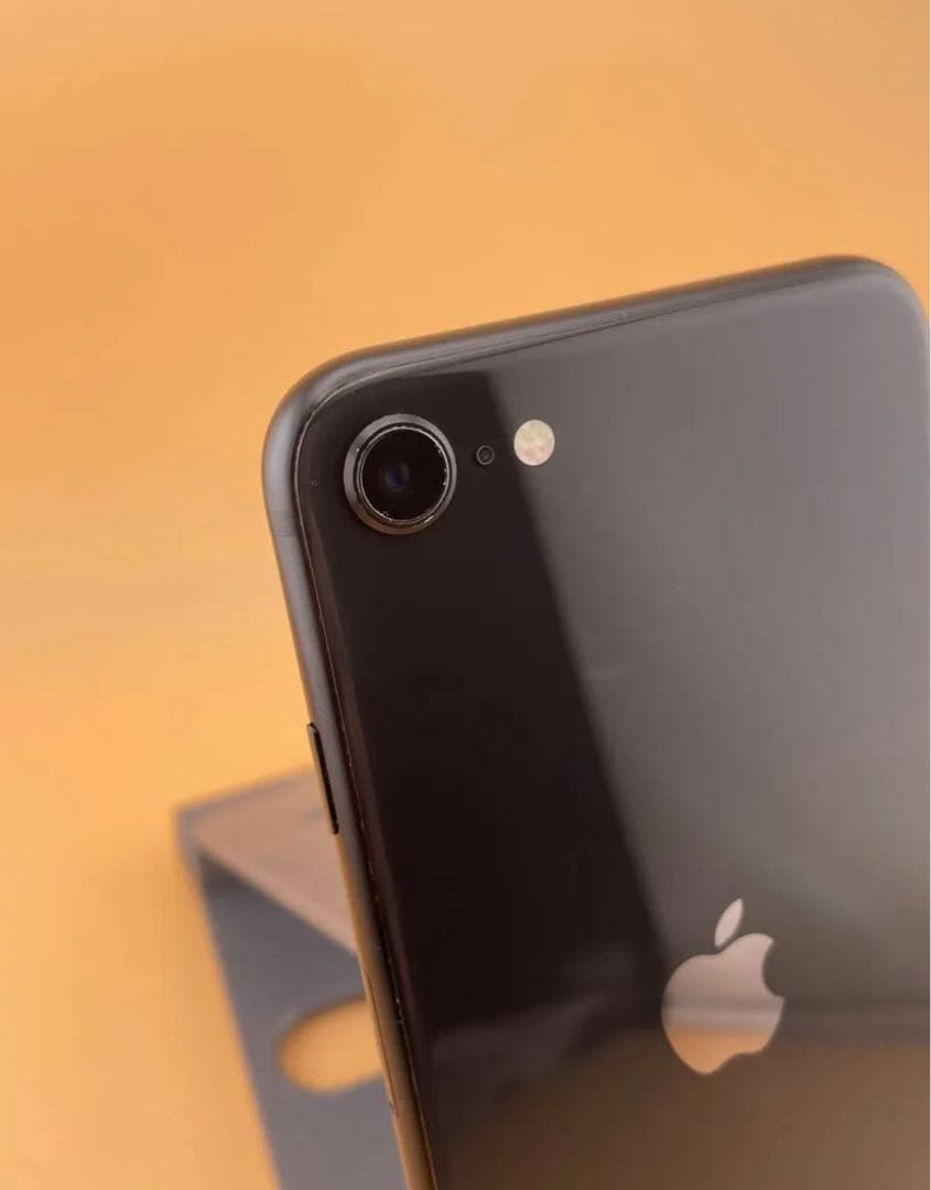 iPhone SE 2 64GB ブラック　バッテリー100%