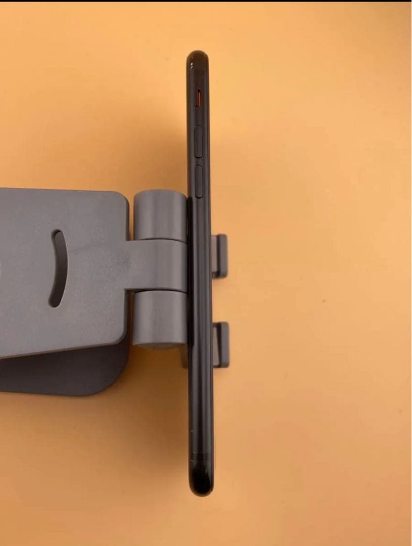 iPhone SE 2 64GB ブラック　バッテリー100%