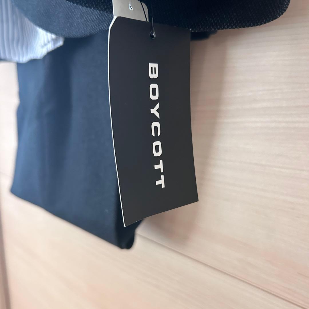 男の子フォーマルスーツ　【新品未使用品】　ボイコット　140