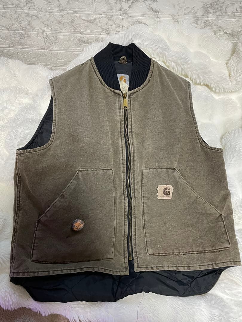 た*き様 Carhartt カーキ ベスト スカルプリント
