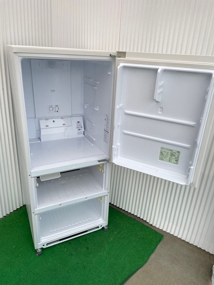 902アクア おしゃれホワイト 3ドア冷蔵庫 272L 高年式 右開き 高さ低め