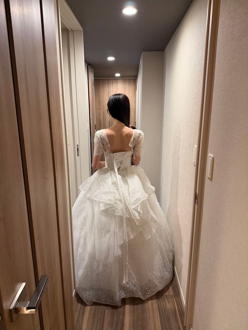 Aラインキラキラ韓国風ウェディングドレス