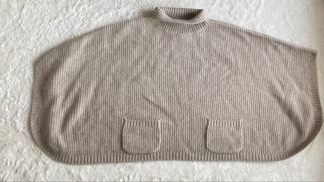 美品✨ビリティス・ディセッタン　ポンチョ