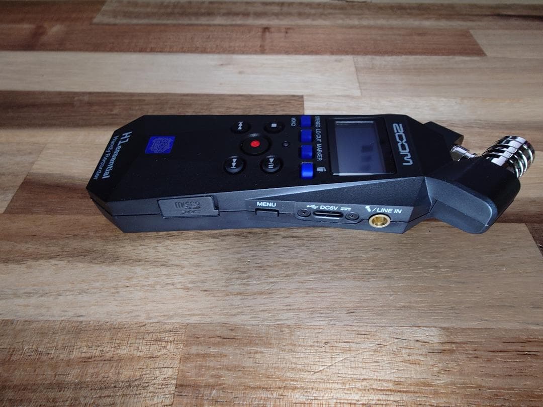 ZOOM H1essential ハンディレコーダー 専用ケース付 美品