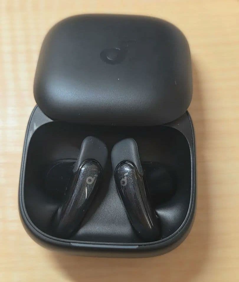 イヤホン anker liberty buds