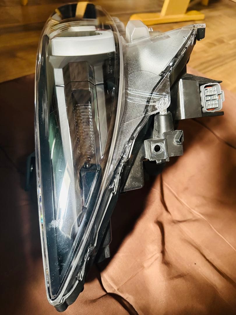 右ヘッドライト商品 CX-5(KF後期)CX-8 KG最終型) 共通 2023年