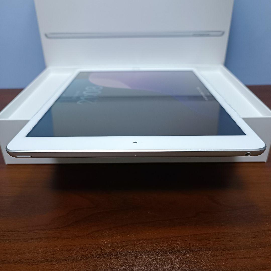 美品 iPad 10.2 第8世代 WiFi 128GB キーボード、カバー付き
