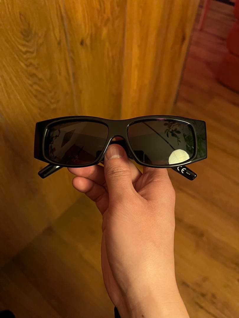 まいかBALENCIAGA LED FRAME サングラス