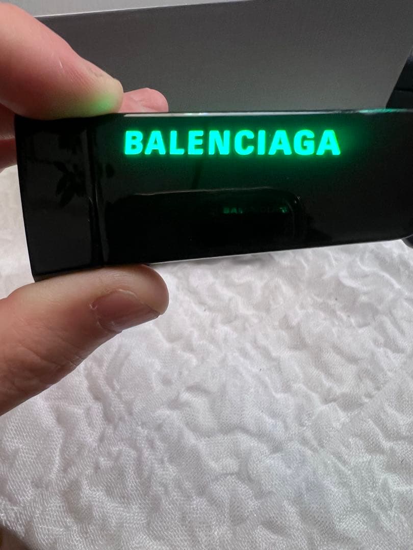 まいかBALENCIAGA LED FRAME サングラス