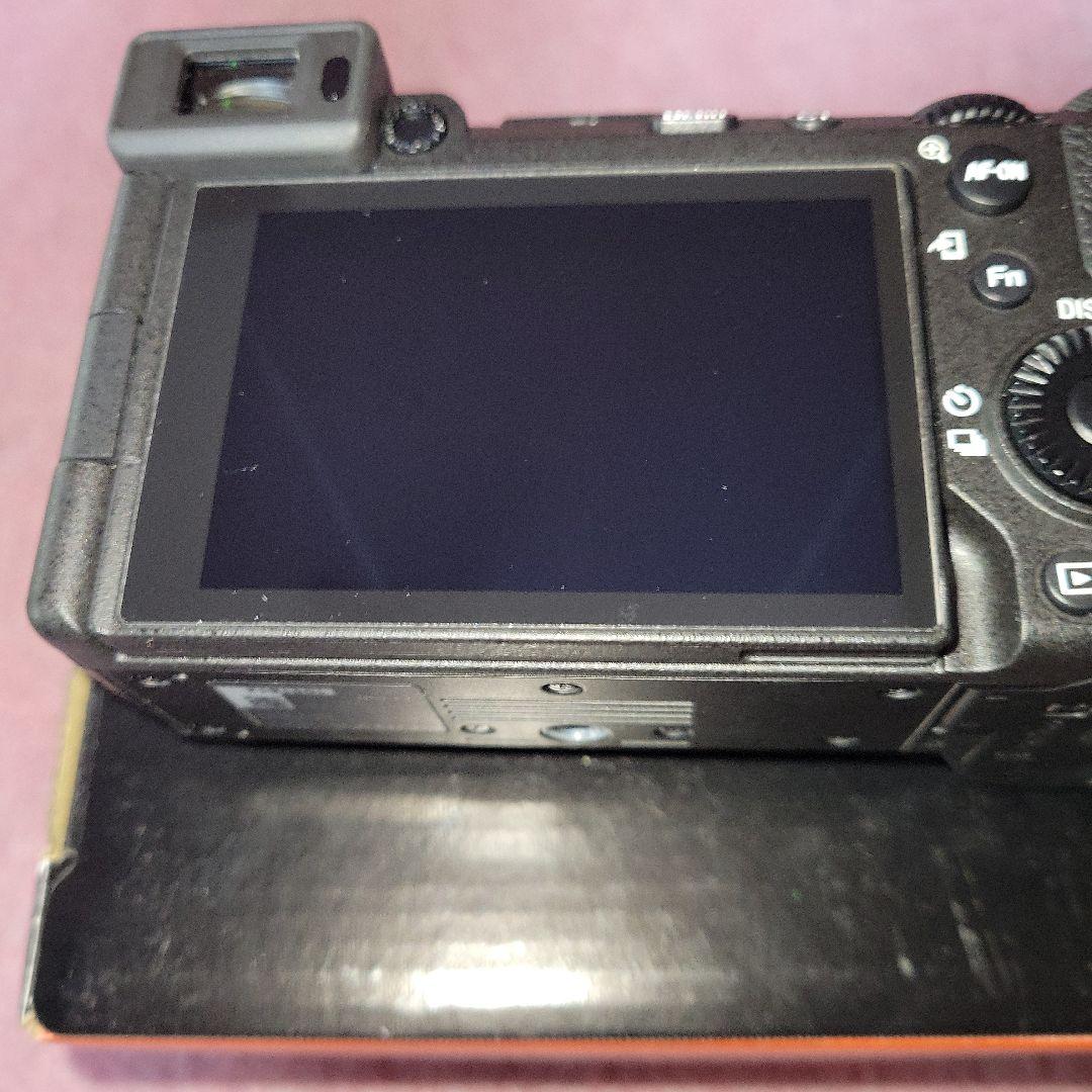 【美品】Sony α7C II カメラ　別購入ストラップ付き　液晶フィルム貼付