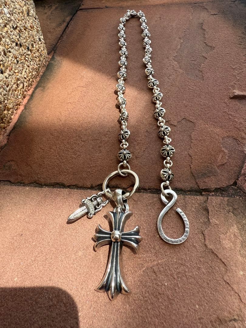 新入荷　バイカー必須　フラワークロスウォレットチェーン　刻印有り　MLCN04