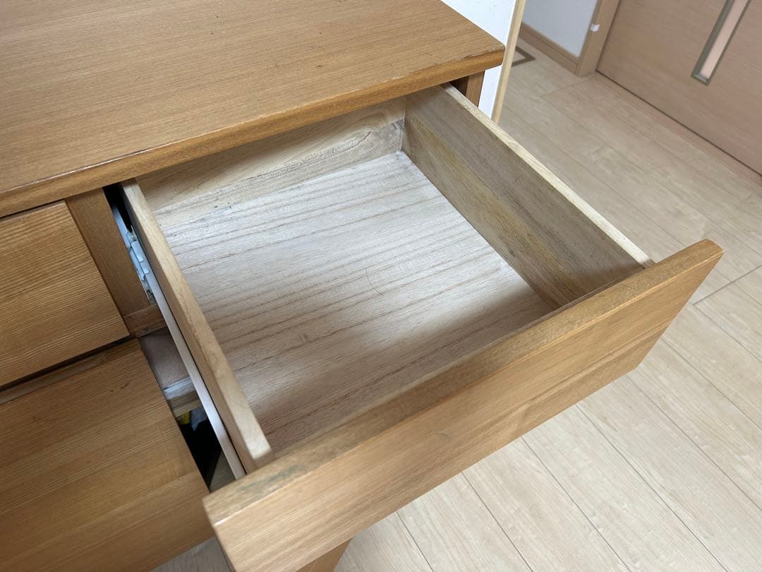 無印良品　オーク材脚付きキャビネット