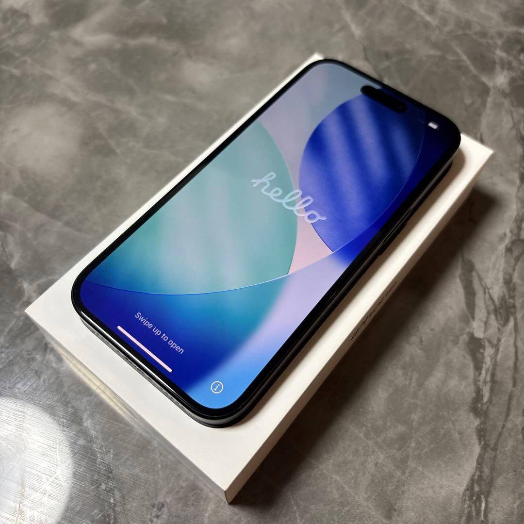 【極美品】Apple iPhone 15 128GB ブラック SIMフリー