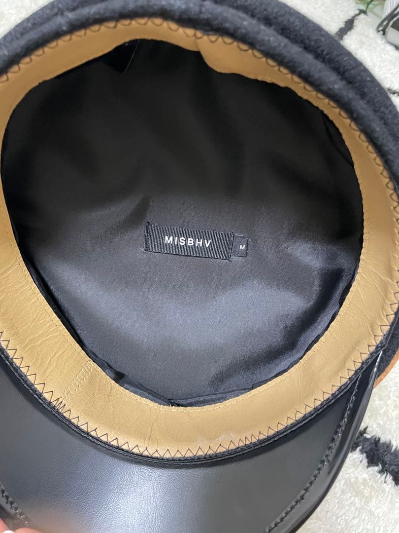 MISBHV黒いウールベレー帽 金属ロゴ付き